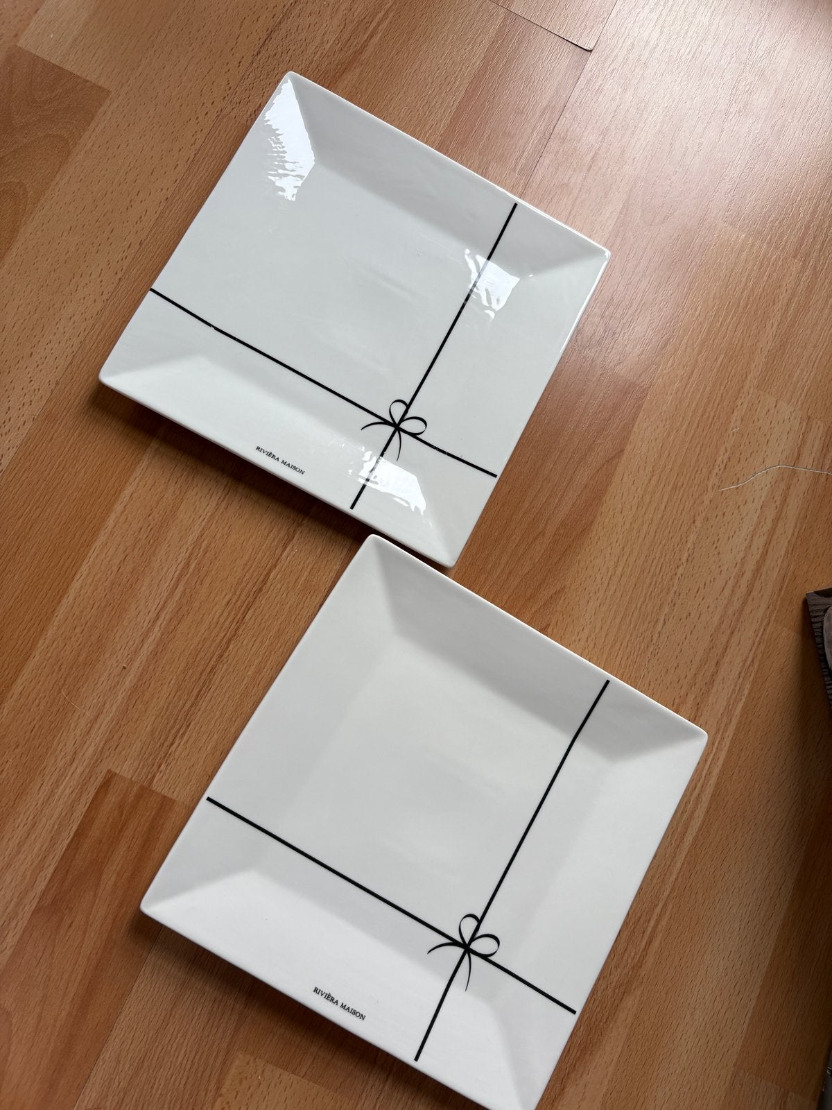 Riviera Maison Borden - 2 grote, 2 kleine, Ophalen, Gebruikt, Bord(en)