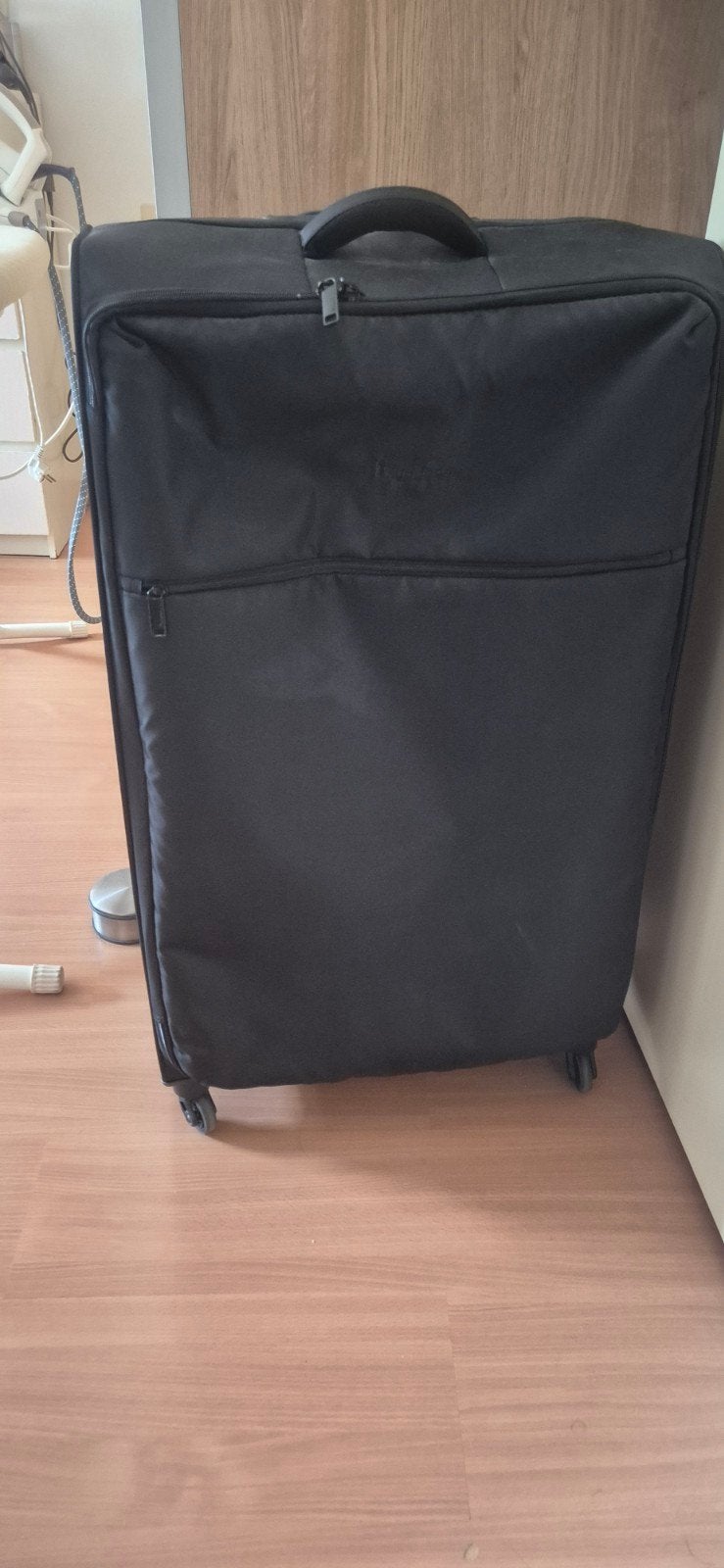 Grote zeer lichte XL koffer van Primark merk IT, Sieraden, Tassen en Uiterlijk, Zwart, Zo goed als nieuw, 75 cm of meer, Wieltjes