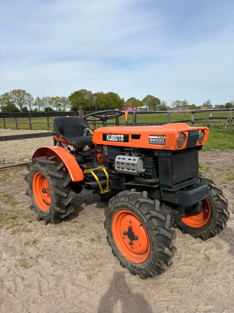 Kubota B6000 4WD MARGE! trekker tractor, Zakelijke goederen, Agrarisch | Onderdelen | Banden, Velgen en Assen, Ophalen, Kubota