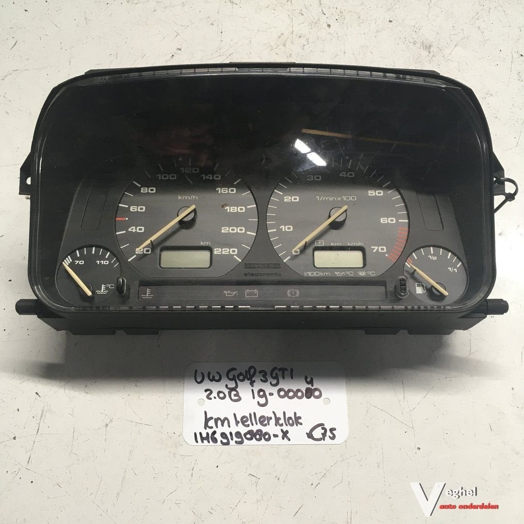 Vw Golf 3 GTI 2.0 B    1900040     Km Tellerklok 1H6 919 880