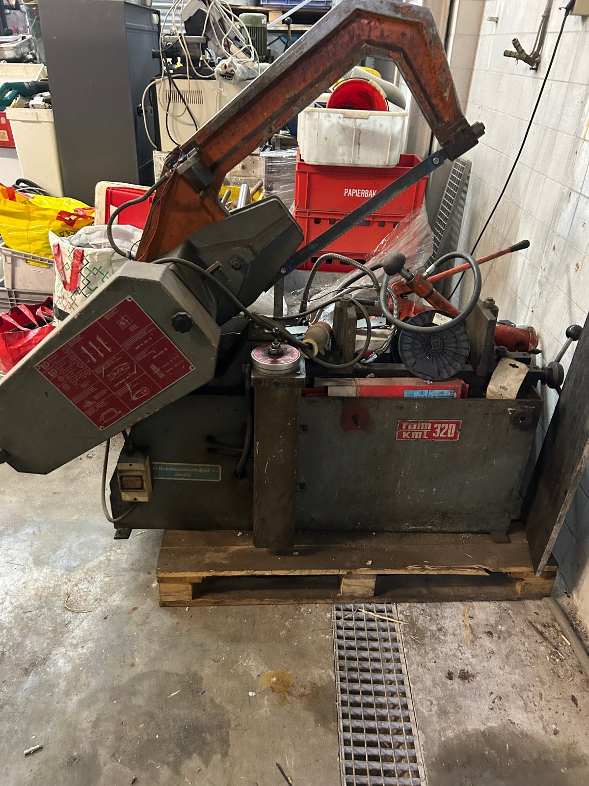 Robuuste metaalzaagmachine - Kasto KMC 320, Ophalen