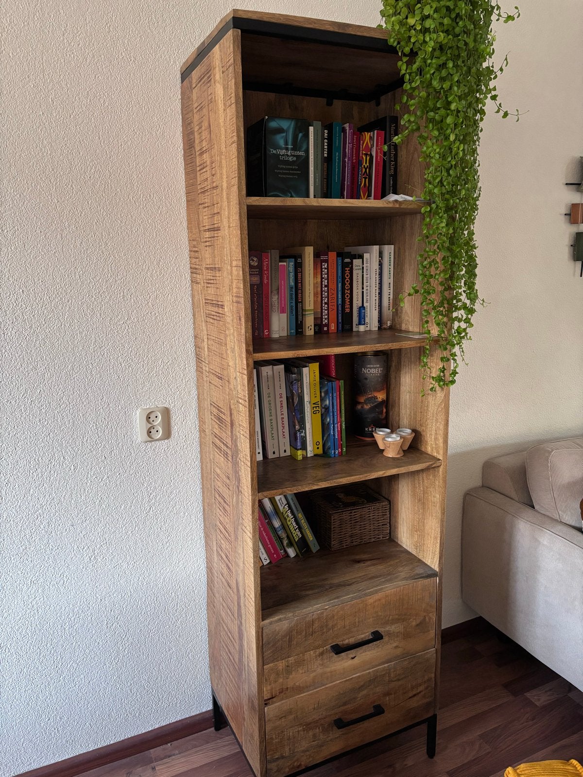 Hoge Boekenkast van Mangohout met Lades en Planken, Ophalen, Minder dan 50 cm, 200 cm of meer, Zo goed als nieuw