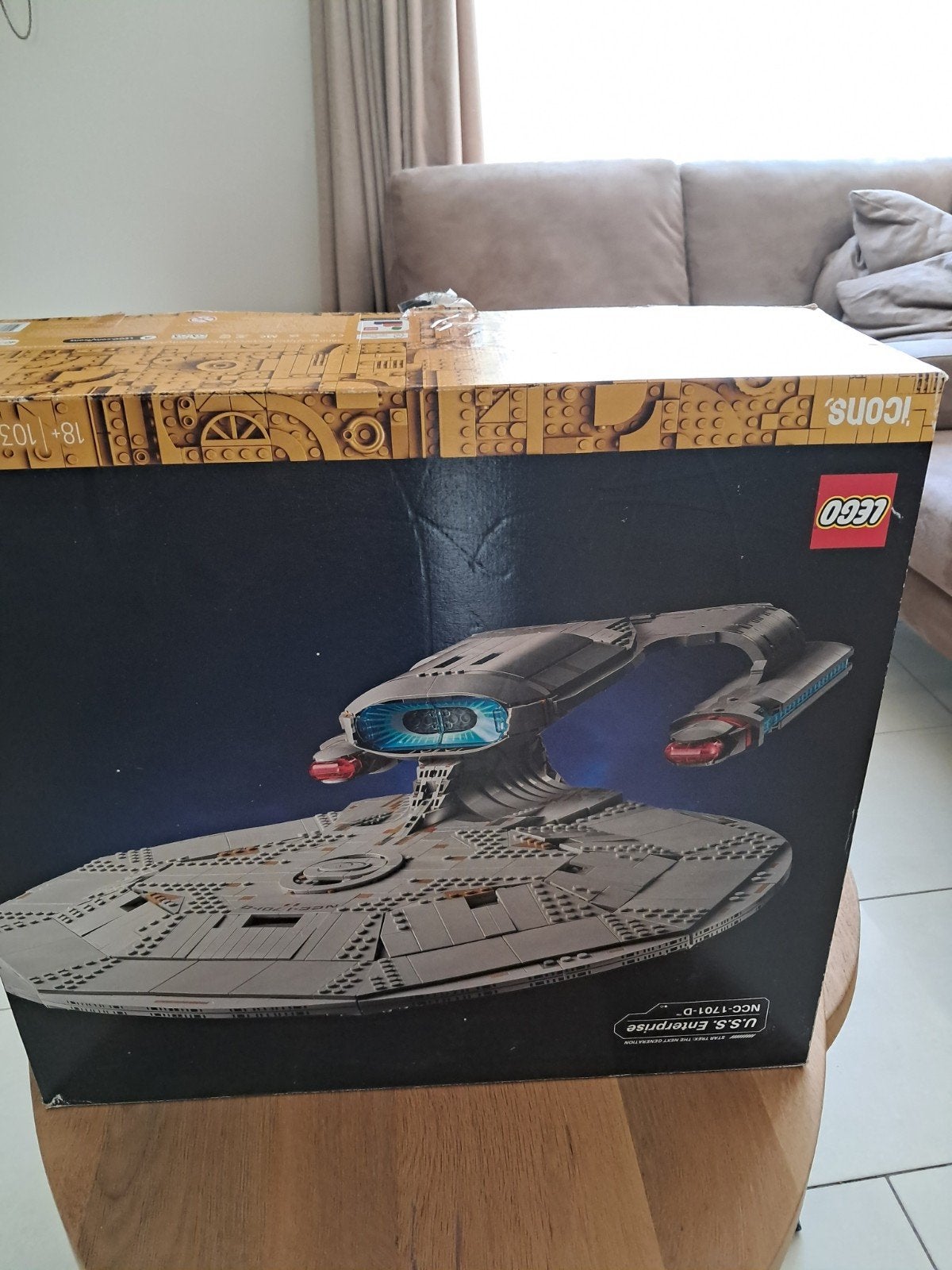 Doos van star trek 10356, Ophalen