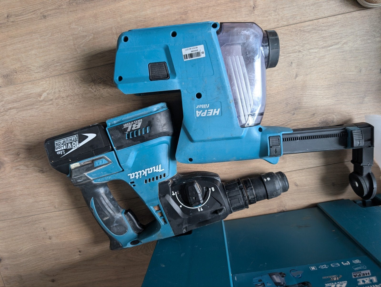 Makita Boorhamer met stofafzuiging en koffers, Boor- en/of Breekhamer, Ophalen of Verzenden, Klopboormechanisme, Gebruikt