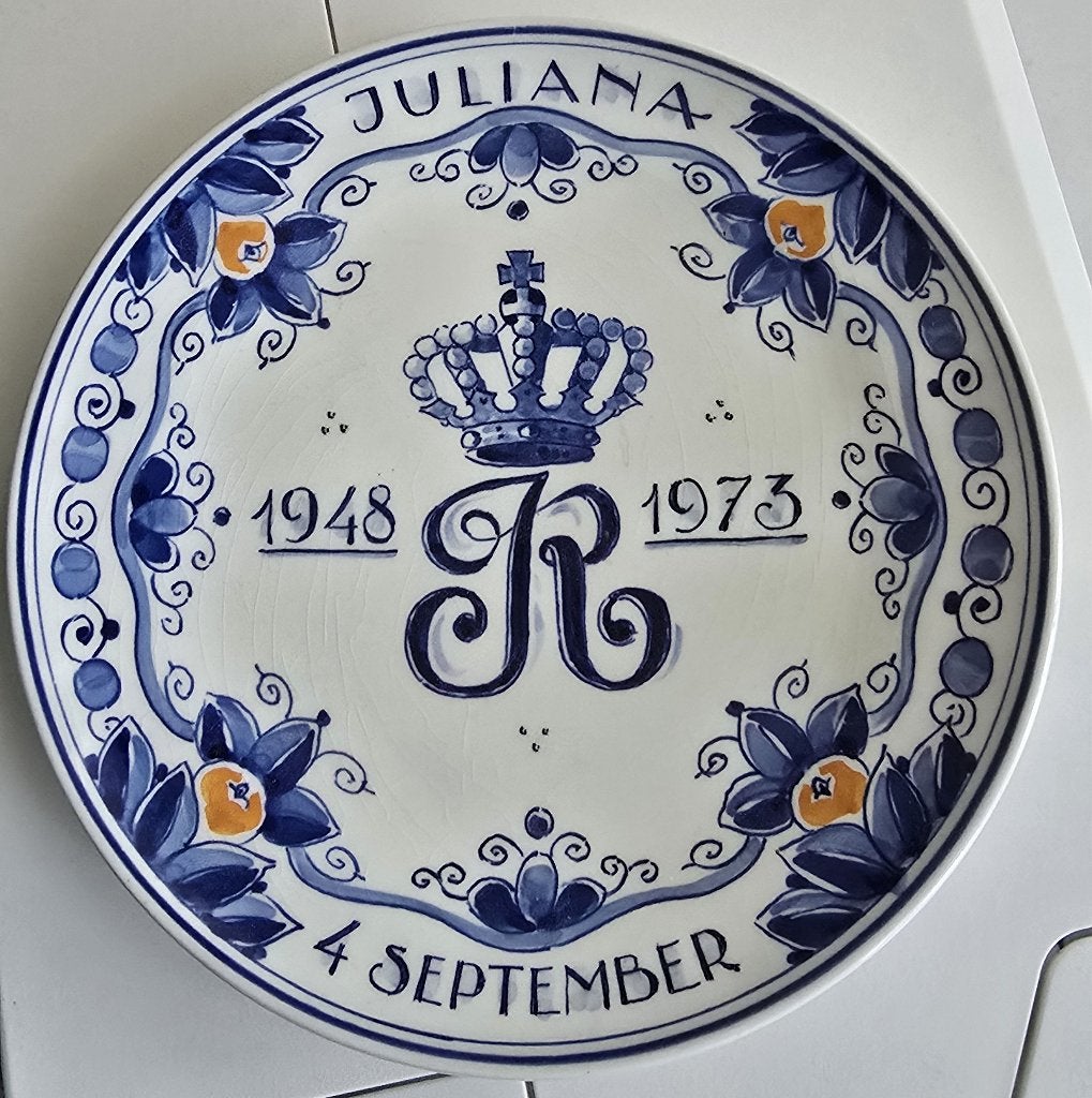 Porceleyne Fles: jubileumbord koningin Juliana (1973), Antiek en Kunst, Ophalen of Verzenden