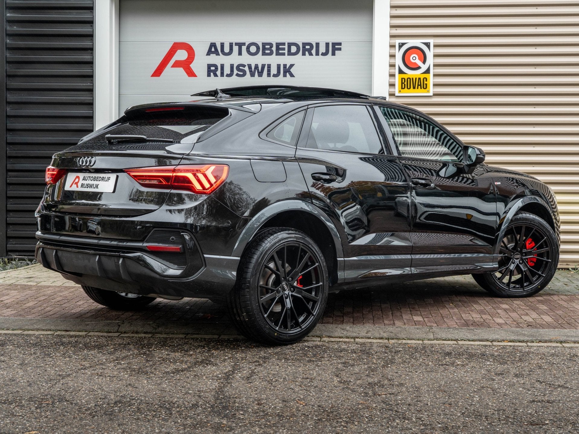 Audi Q3 Sportback 45 TFSI e S Edition Pano/Sfeer/Camera/Appl, Auto's, Dealer onderhouden, Parkeerassistent, Gebruikt, Euro 6