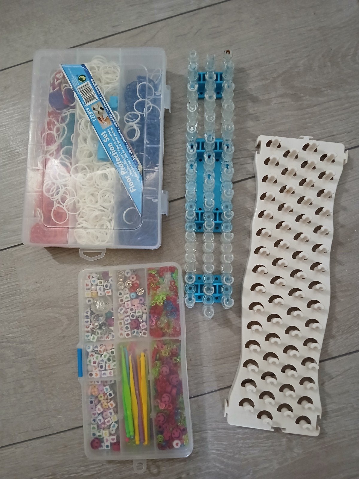 Set loombandjes met plankjes en kralen, Gebruikt, Meerkleurig, Ophalen of Verzenden, Educatief