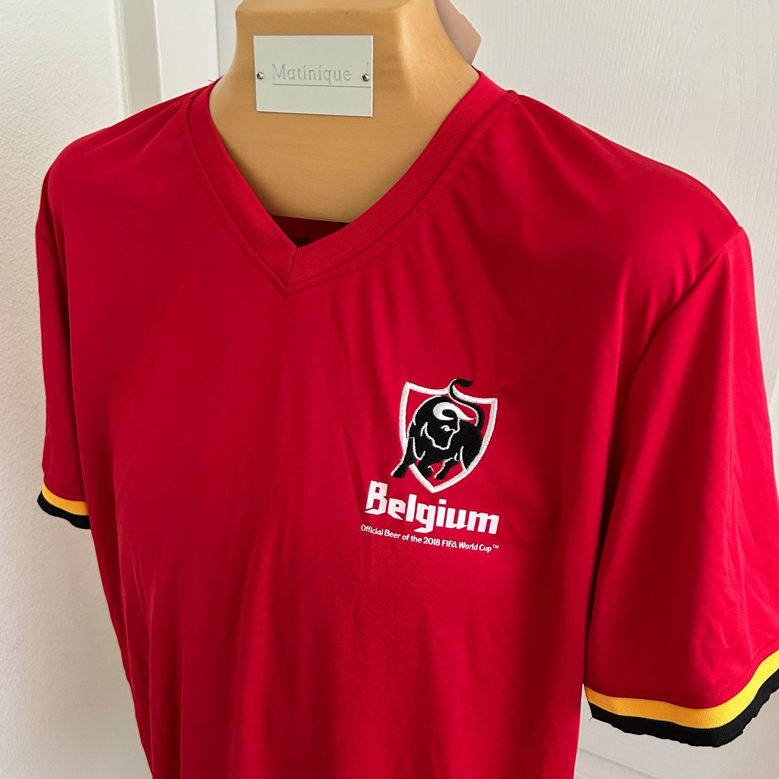 NIEUW Jupiler België WK Voetbalshirt Maat XL SPOTPRIJS Aktie, Ophalen of Verzenden, Nieuw, Maat 56/58 (XL), Rood