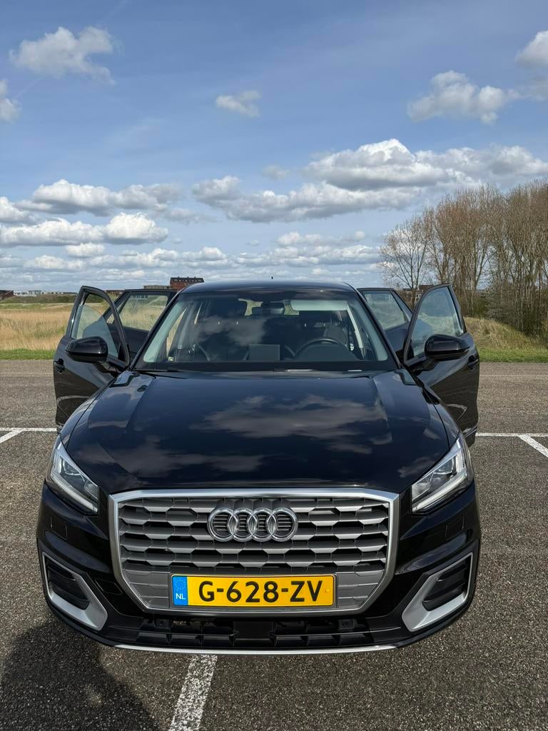 Audi Q2 1.0 Tfsi 116pk 2020 Zwart, Auto's, Voorwielaandrijving, Q2, 1200 kg, Zwart