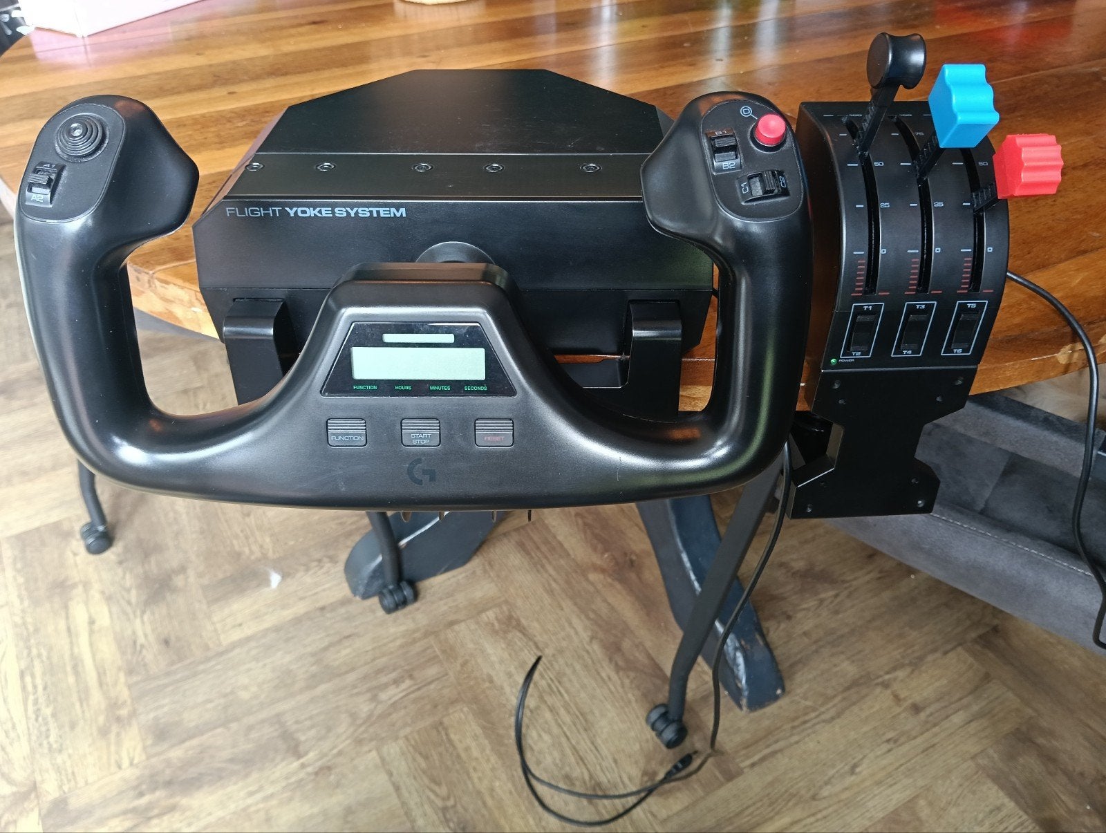 Logitech Flight Yoke System met Throttle Quadrant, Ophalen of Verzenden, Overige merken, Zo goed als nieuw