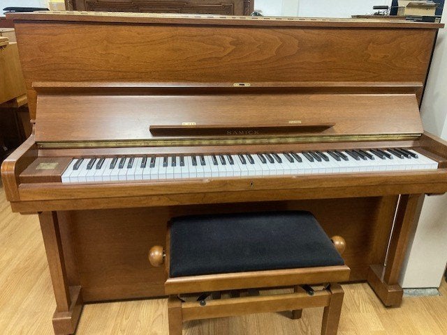 Nette piano merk SAMICK SU118, Muziek en Instrumenten, Verzenden, Gebruikt, Bruin, Piano