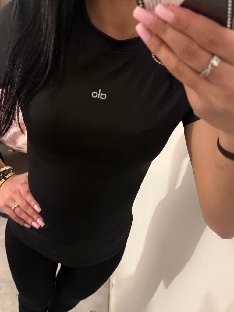 Alo shirtje zwart, Ophalen of Verzenden, Zo goed als nieuw, Zwart