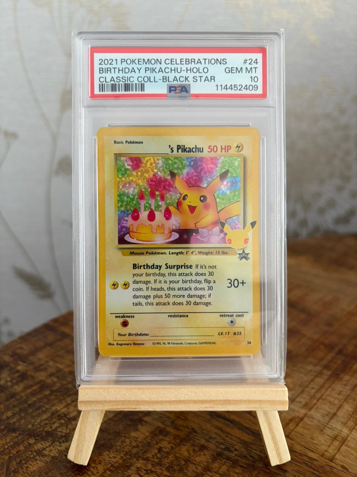Pokemon TCG - Birthday Pikachu #24 PSA 10 (Celebrations), Hobby en Vrije tijd, Verzamelkaartspellen | Pokémon, Ophalen of Verzenden