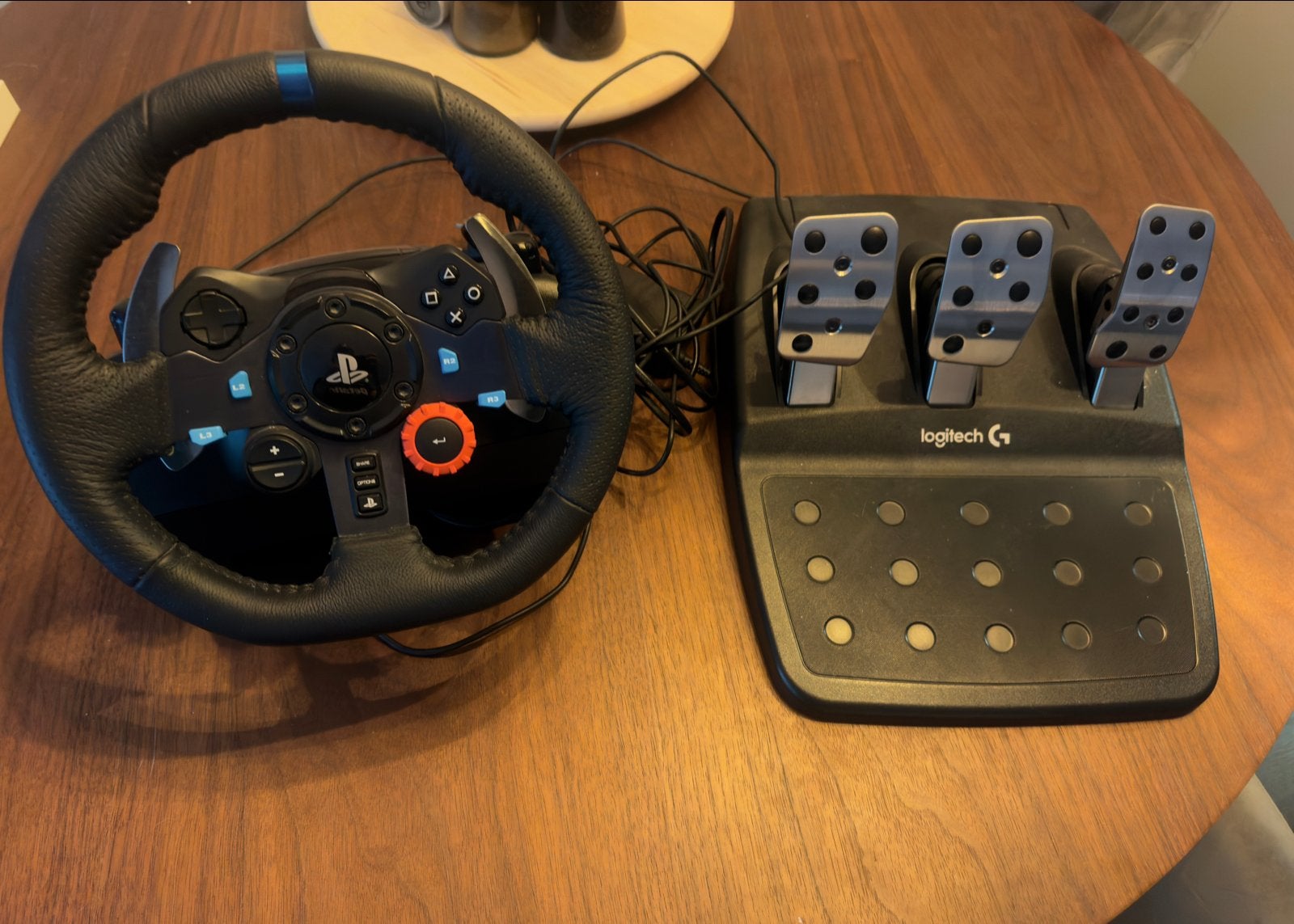 Logitech G29 Driving Force Race Stuur met Pedalen, Ophalen, Racestuur, Force feedback, Zo goed als nieuw