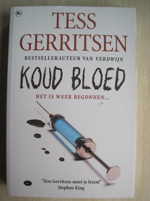 121 - Koud bloed - Tess Gerritsen, Verzenden, Tess Gerritsen, Zo goed als nieuw, Amerika