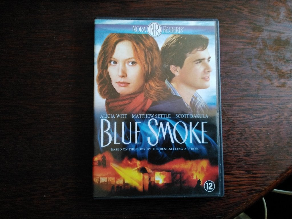 Blue smoke, origineel, Engels, Nederlands, Zo goed als nieuw, Vanaf 12 jaar