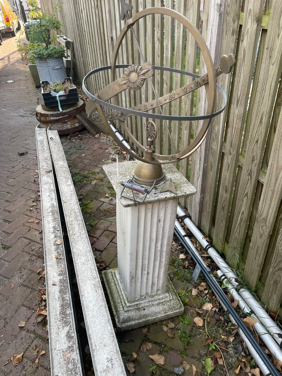 Antieke messing zonnewijzer met sokkel, Ophalen, Gebruikt