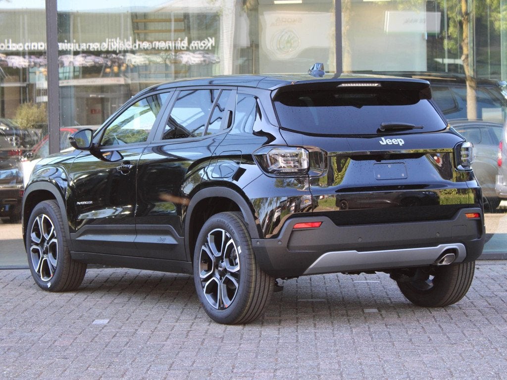 Jeep Avenger 1.2 e-Hybrid Summit VOORRAAD KORTING, Auto's, Jeep, 12 maanden, Euro 6, 1199 cc, Zwart
