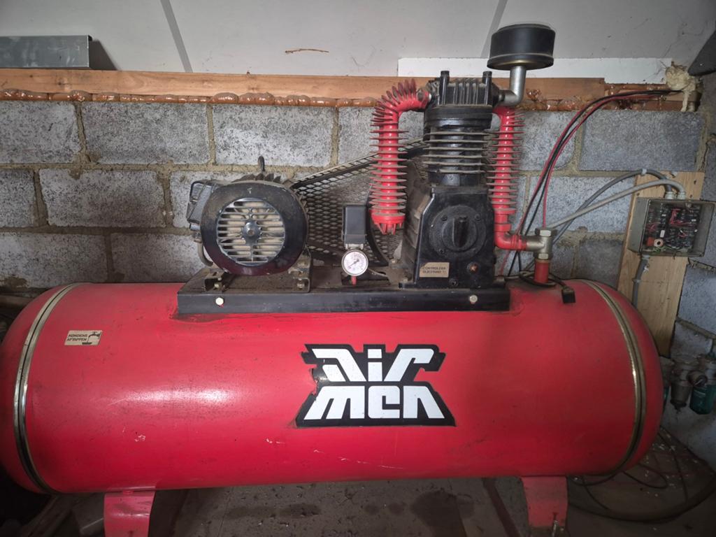 Compressor,  compressor 380 volt, Doe-het-zelf en Verbouw, Compressors, Gebruikt, 100 liter of meer, Ophalen