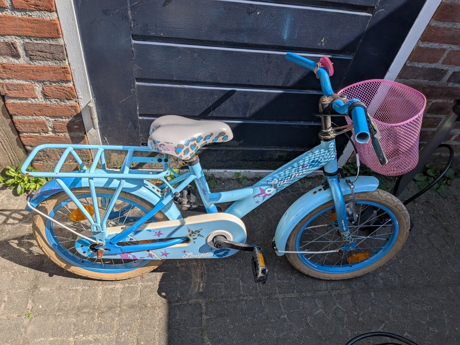 Loekie meisjesfiets 16 inch met mandje en bagagedrager, Fietsen en Brommers, Fietsen | Kinderfietsjes, Terugtraprem, Ophalen, Loekie Superstar