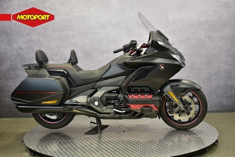 Honda GL 1800 BAGGER DCT (bj 2020), Info@motoportwormerveer.nl, Honda Motor Europe, Crystal Bldng B-Unit B11.2 Rivium Blv200
2909 LK  Capelle aan den IJsel, NL