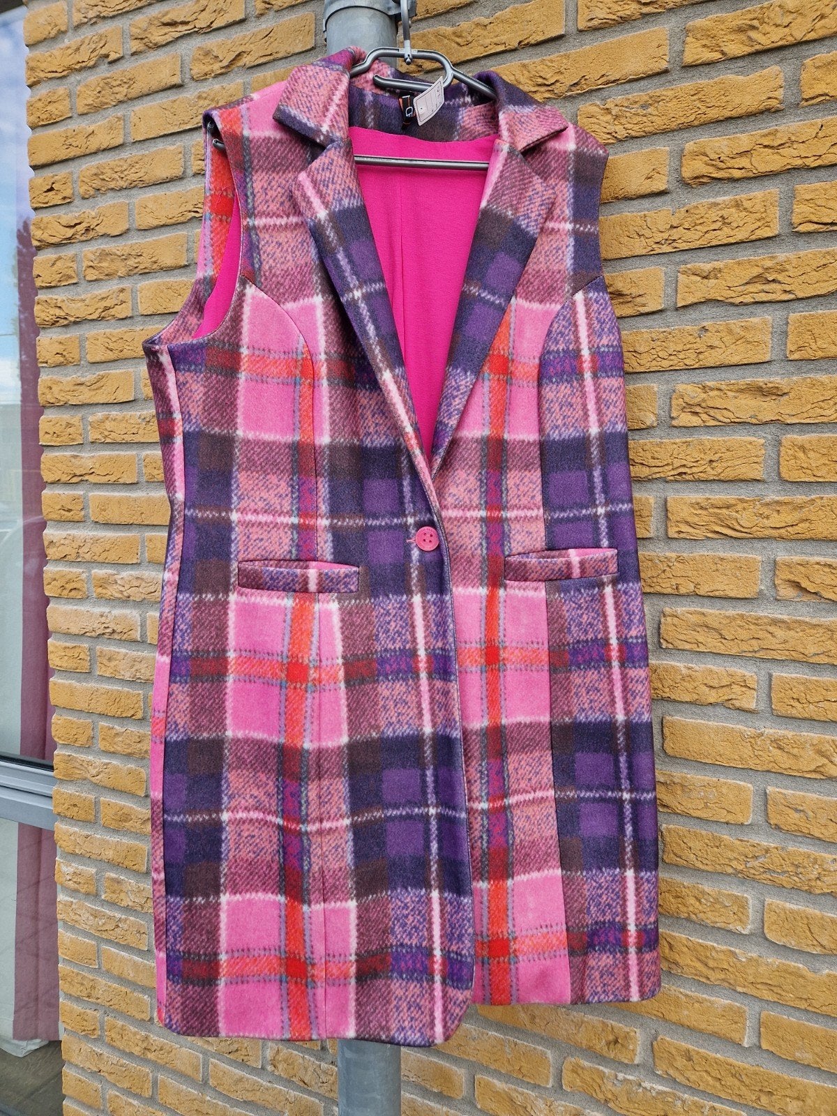 Bodywarmer in one size met een roze ruit print, Kleding | Dames, Bodywarmers, Maat 38/40 (M), Overige kleuren, Ophalen of Verzenden
