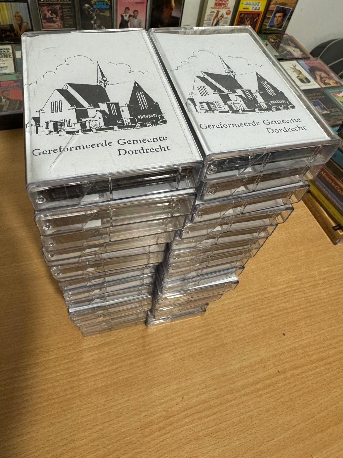 Kerkdienst ( 34 Cassette Bandjes ), Ophalen of Verzenden, Zo goed als nieuw, Overige genres, 2 t/m 25 bandjes