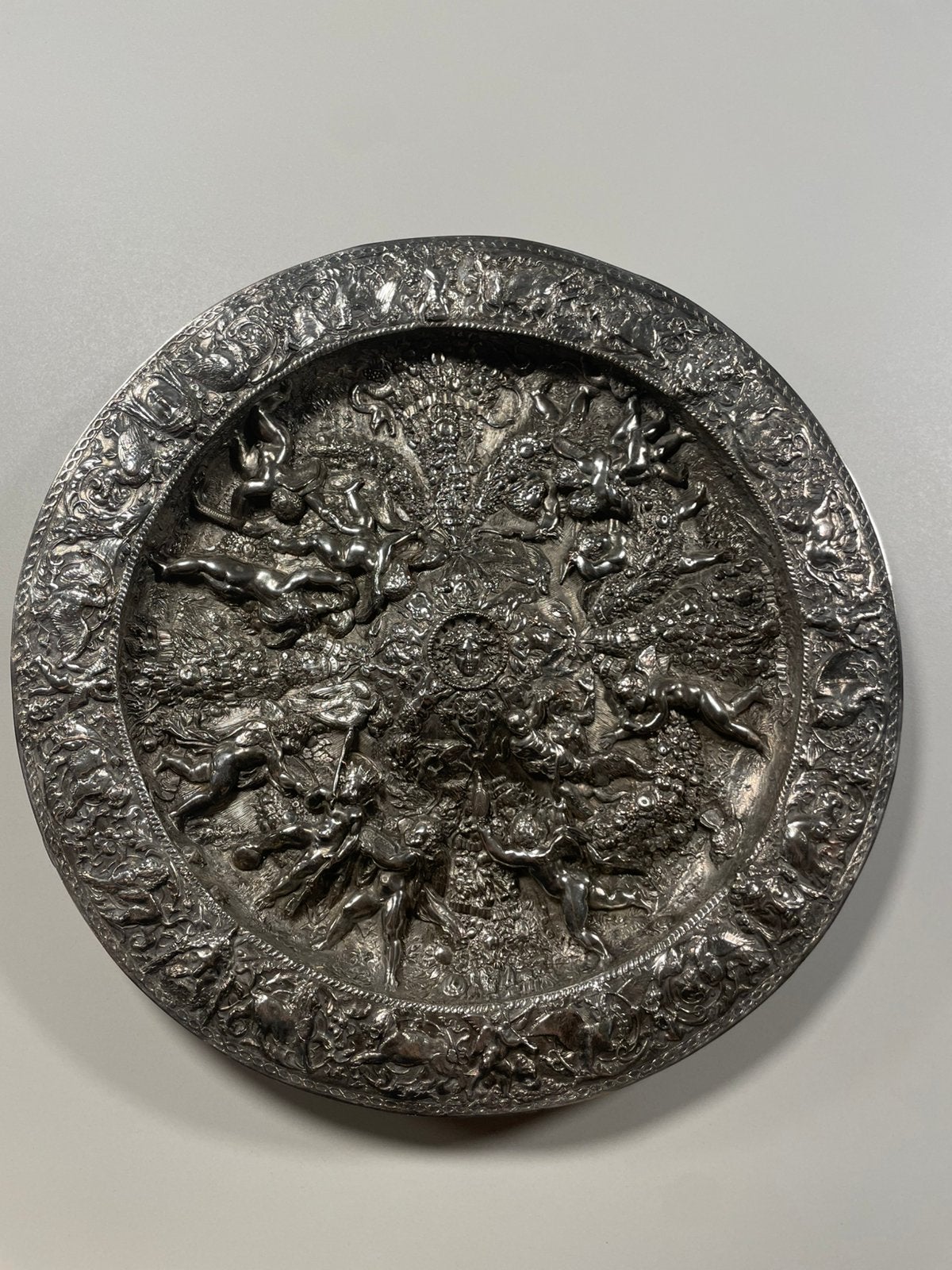 Verzilverde schaal/schotel - Neo renaissance, Antiek en Kunst, Ophalen of Verzenden