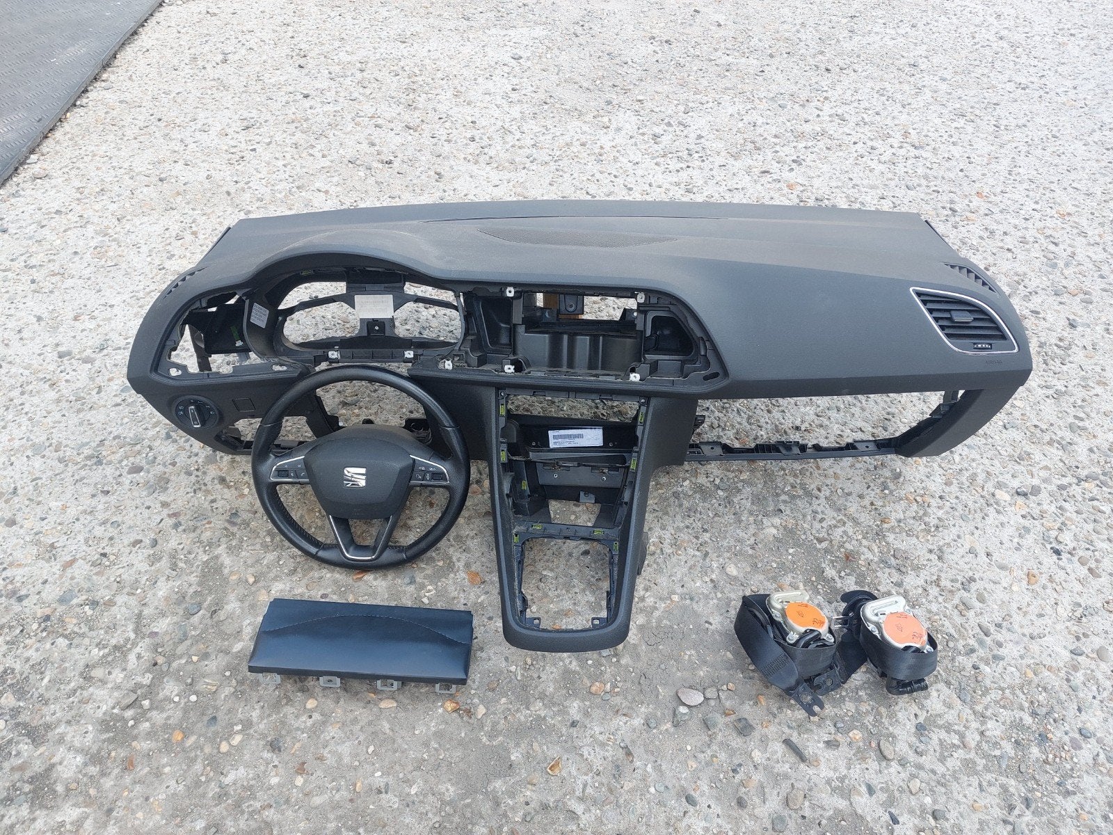 seat leon 5f airbag dachbord gordel knie airbag bj 2015, Auto-onderdelen, Ophalen, Seat