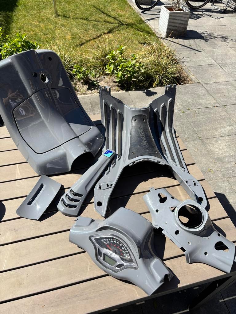 Vespa kappen set - Grijs, Fietsen en Brommers, Ophalen, Gebruikt, Kap, Vespa