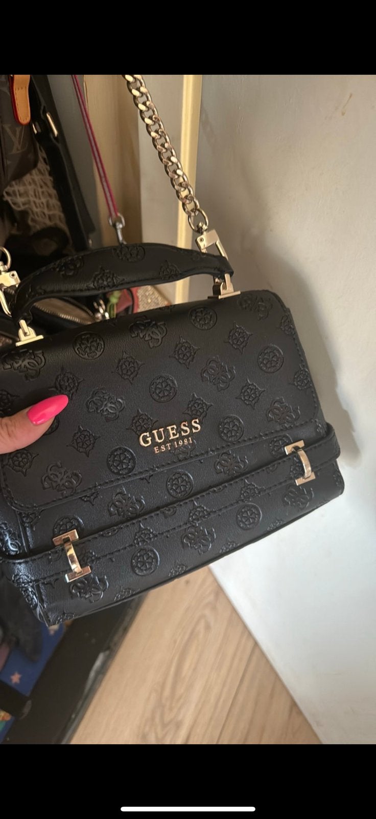 Guess tasje, Sieraden, Tassen en Uiterlijk, Tassen | Damestassen, Ophalen of Verzenden, Zo goed als nieuw, Zwart, Schoudertasje