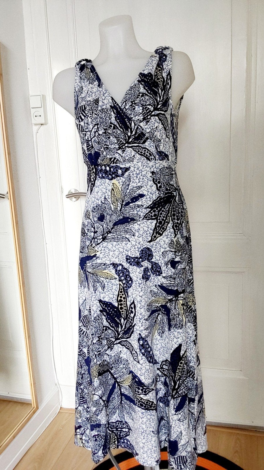 Nieuwe Tramontana jurk maat 36, Kleding | Dames, Jurken, Nieuw, Maat 36 (S), Overige kleuren, Onder de knie, Ophalen of Verzenden