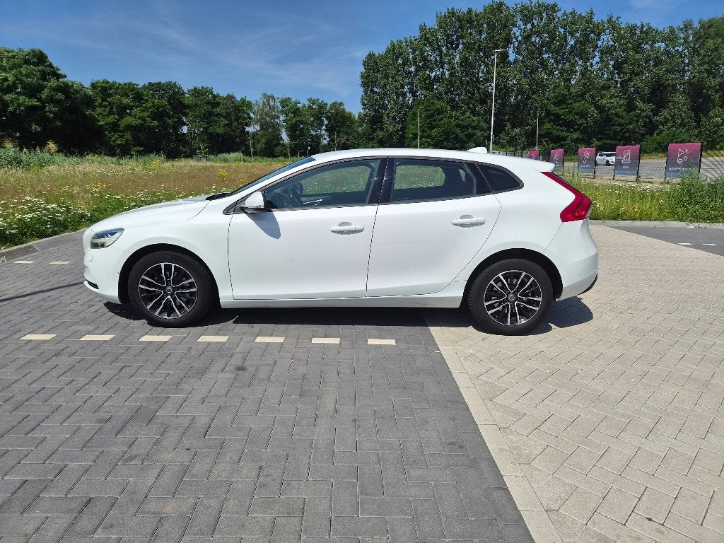 Volvo V40 2.0 D2 120PK 2016 Wit, Auto's, Volvo, Particulier, V40, Diesel, B, Hatchback, Handgeschakeld, Origineel Nederlands, Wit