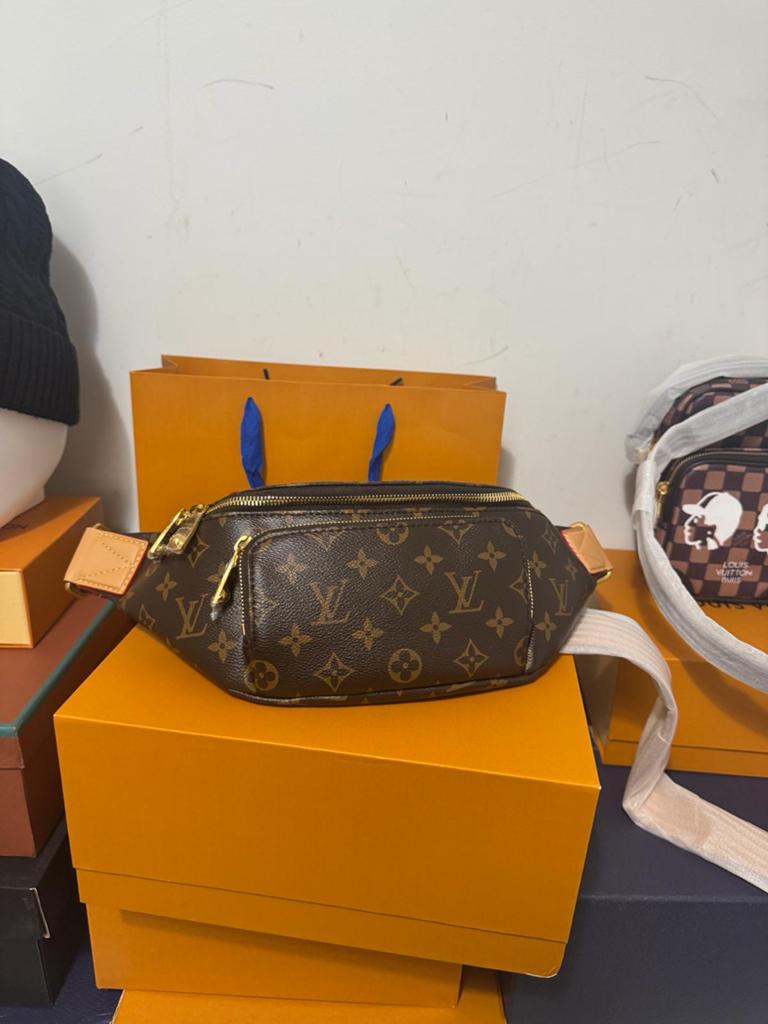Louis Vuitton Monogram Rush Bumbag, Ophalen of Verzenden, Nieuw, Bruin