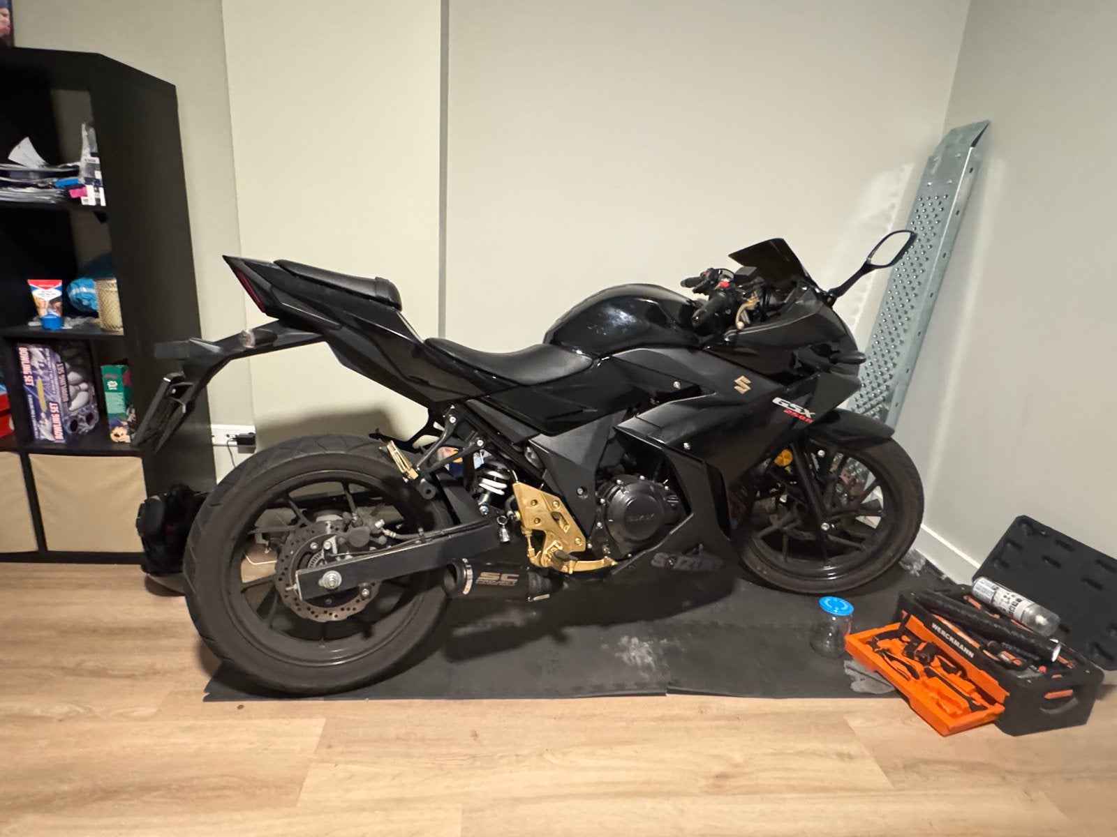 Suzuki GSX 250R - 35kw A2, Motoren, Motoren | Suzuki, Particulier, Sport, 12 t/m 35 kW, 2 cilinders, Minimaal motorrijbewijs A2