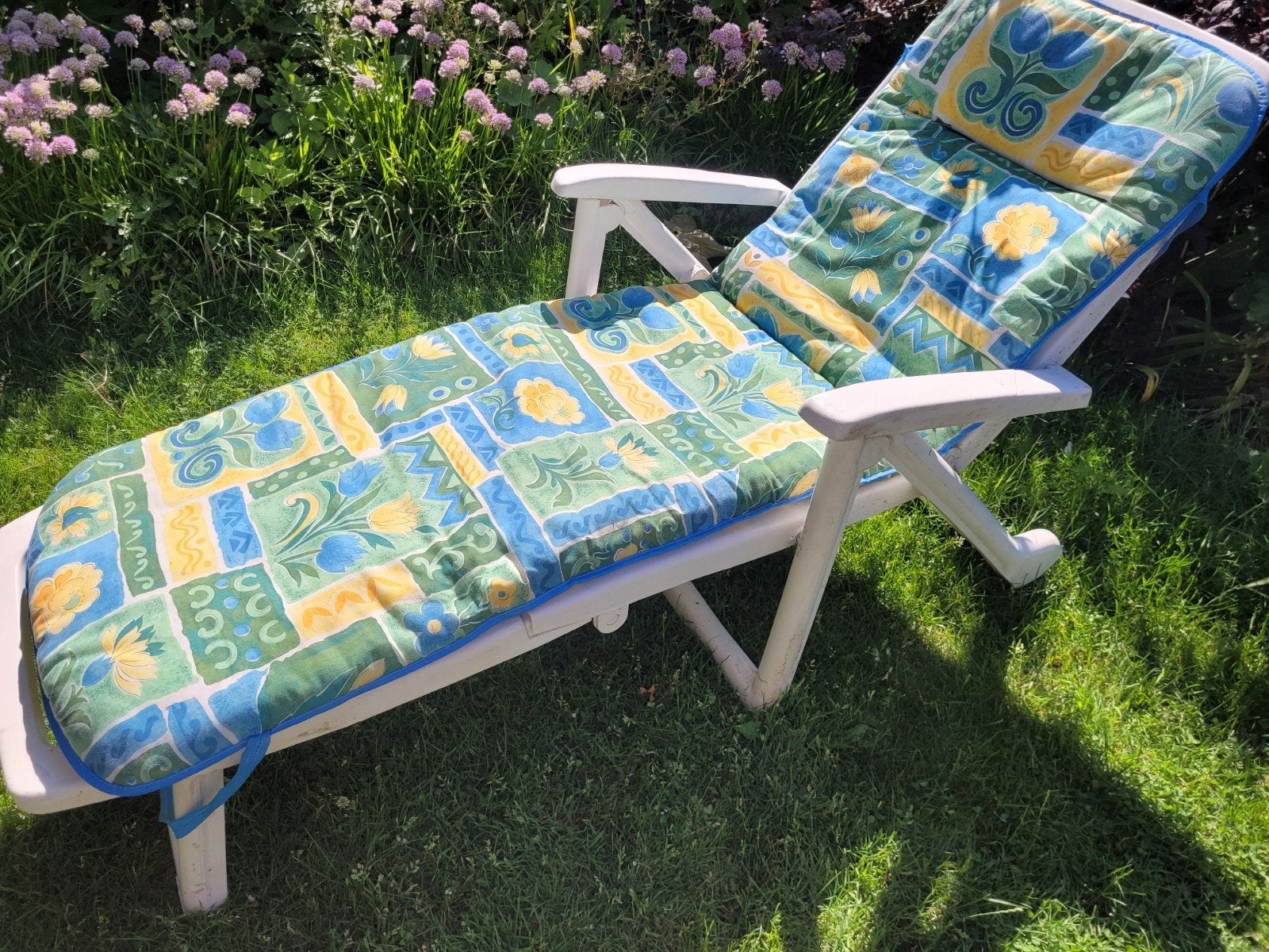 Ligstoel wit met kussen - verstelbaar en inklapbaar, Tuin en Terras, Ligbedden, Ophalen, Gebruikt, Plastic, Inklapbaar