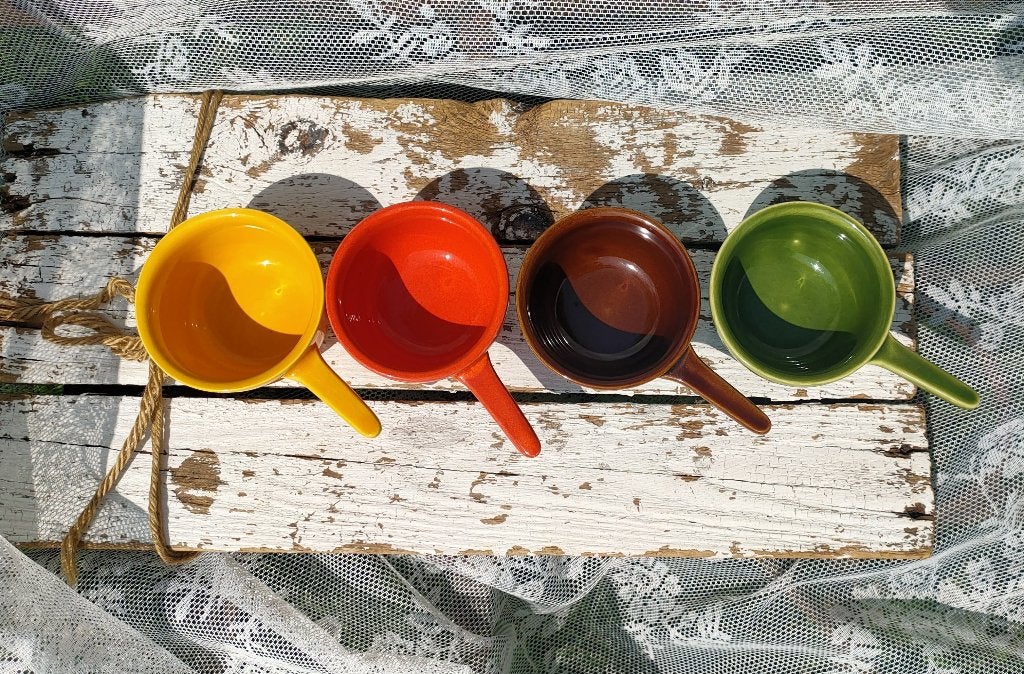 4 Aparte bakjes uit retrotijd mooi glazuur / Vintage / Retro, Verzamelen, Ophalen of Verzenden, Huis en Inrichting