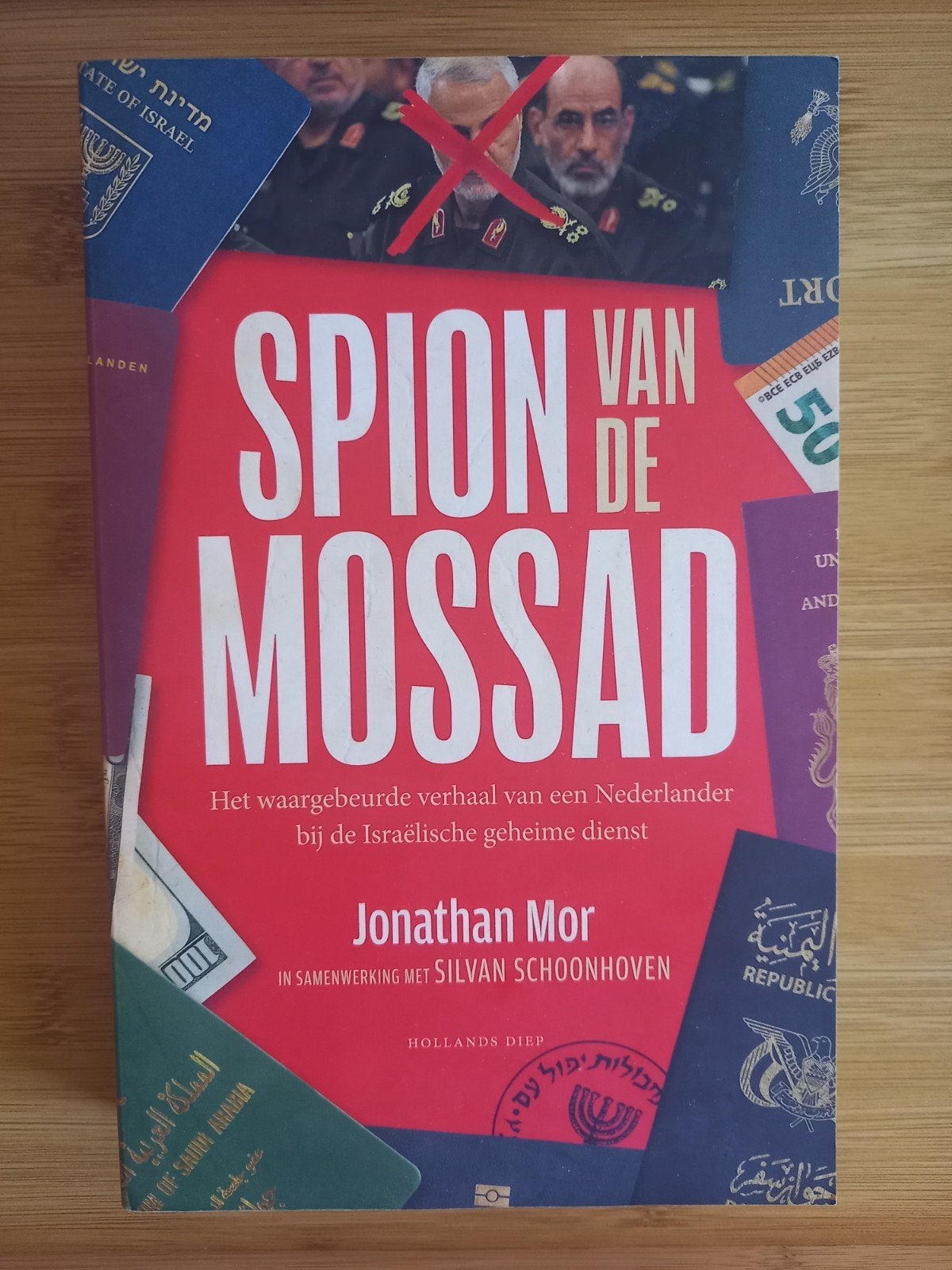 Spion van de Mossad - Jonathan Mor & Silvan Schoonhoven zgan, Boeken, Thrillers, Zo goed als nieuw, Nederland, Ophalen of Verzenden