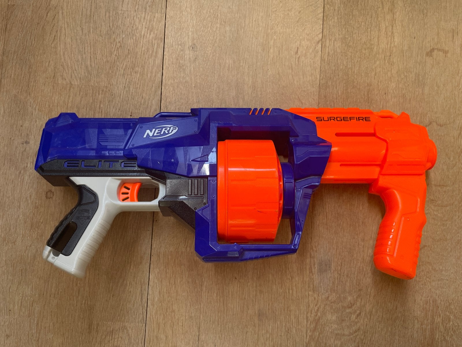 Nerf Elite Surgefire Blaster, Kinderen en Baby's, Speelgoed | Overig, Zo goed als nieuw, Jongen of Meisje, Ophalen of Verzenden