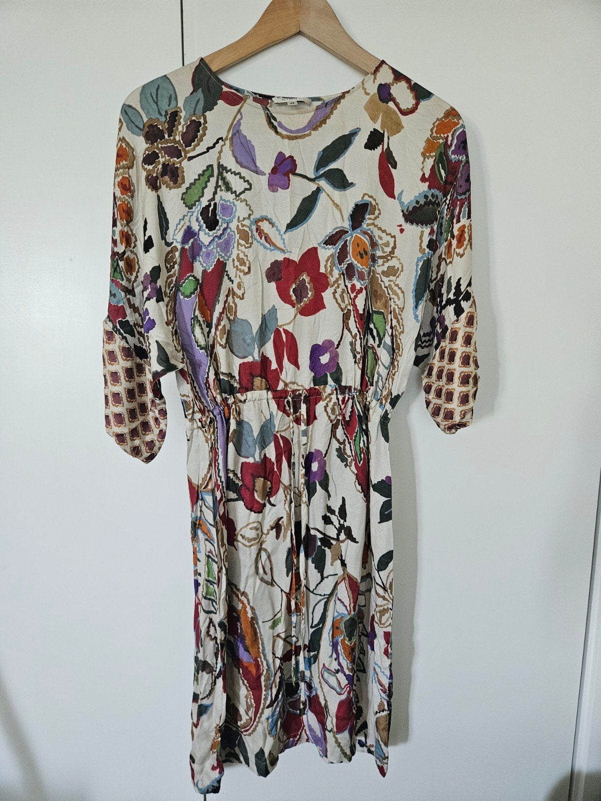 Gigue jurk met bloemenprint en elastische taille, Kleding | Dames, Gigue, Meerkleurig, Nieuw, Ophalen of Verzenden