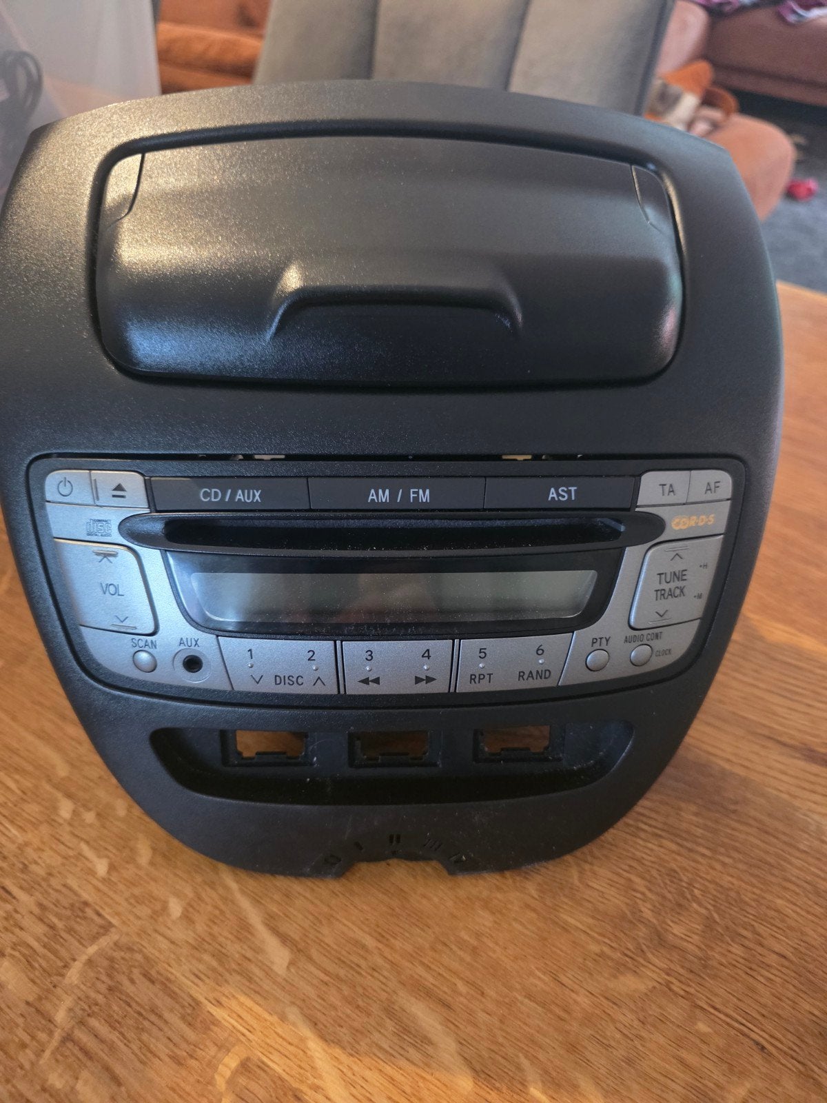 Toyota Aygo/Citroën C1/Peugeot 107 radio met CD/AUX, Auto diversen, Ophalen of Verzenden, Gebruikt