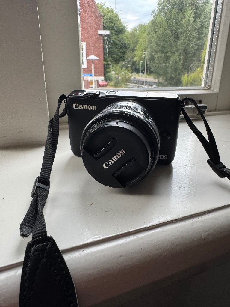 Canon EOS M10 met 15-45mm lens, Audio, Tv en Foto, Fotocamera's Digitaal, Kantelbaar/draaibaar scherm, Ophalen, Zo goed als nieuw