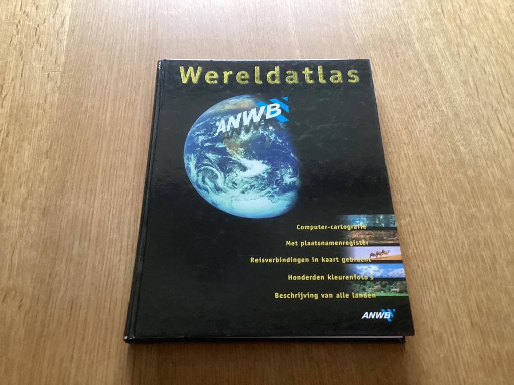 Wereld atlas, Boeken, Atlassen en Landkaarten, Overige atlassen, Ophalen of Verzenden, Zo goed als nieuw, 1800 tot 2000