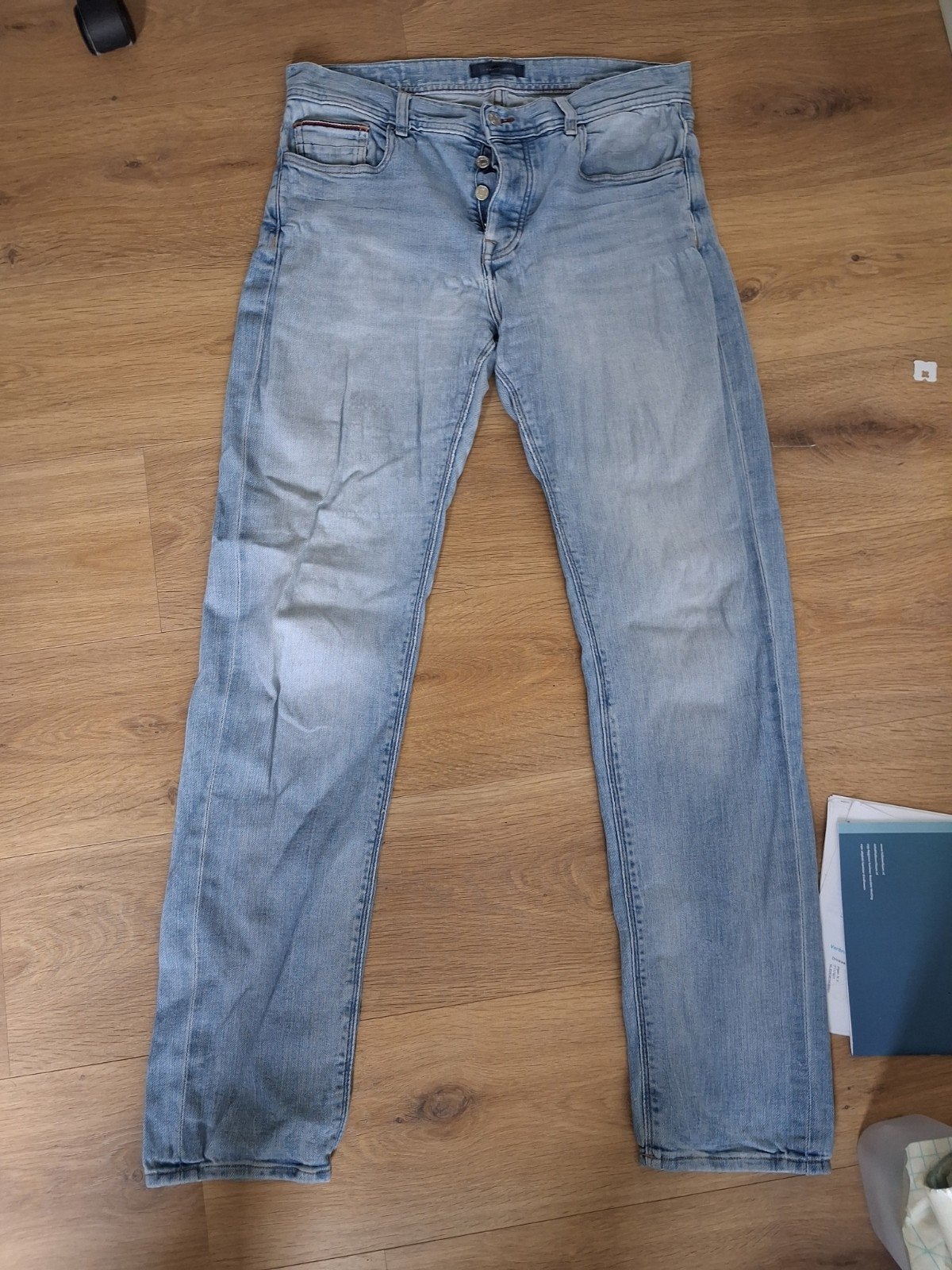 Tommy Hilfiger spijkerbroek W33 L34 lichtblauw, Kleding | Heren, Spijkerbroeken en Jeans, Blauw, Tommy Hilfiger, Ophalen of Verzenden