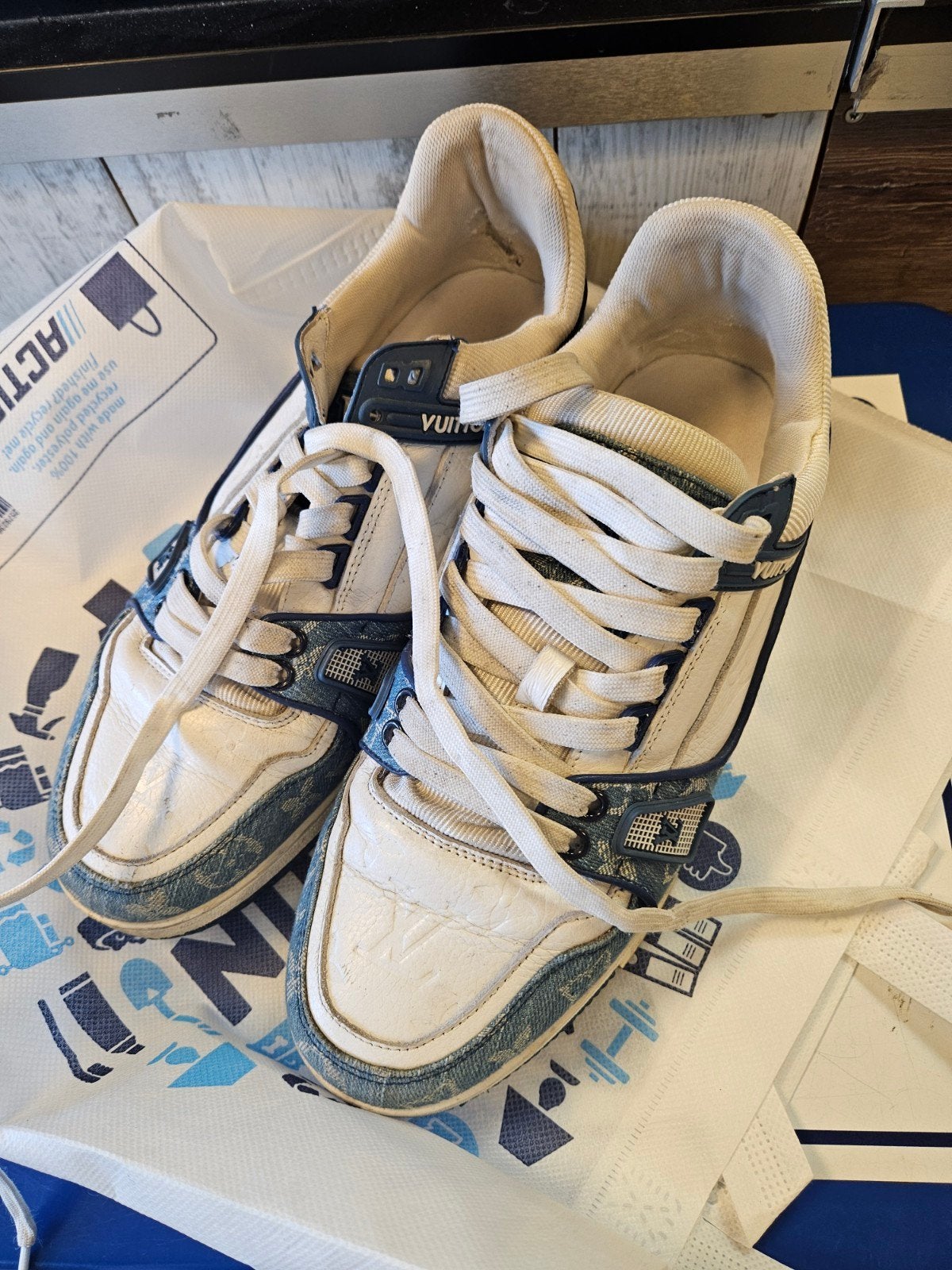 Louis Vuitton sneakers maat 42, Ophalen of Verzenden, Gedragen, Wit