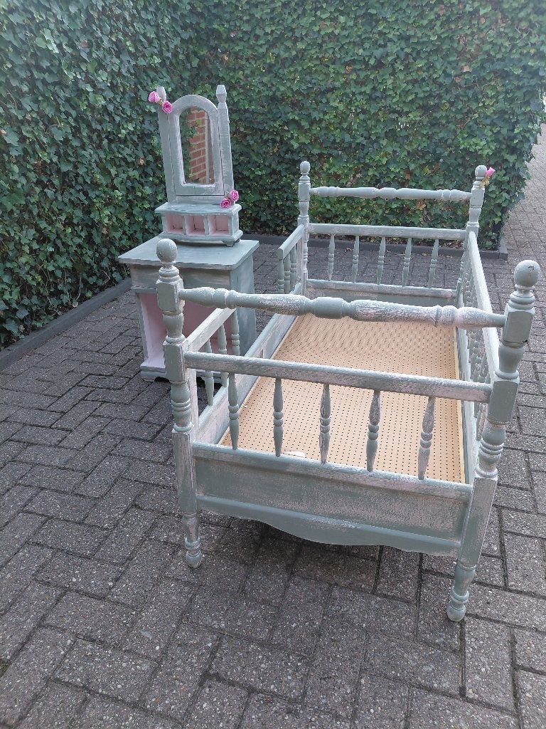 Kinderbed barok stijl met nachtkastje, Kinderen en Baby's, Ophalen, Gebruikt, Minder dan 140 cm, 70 tot 85 cm