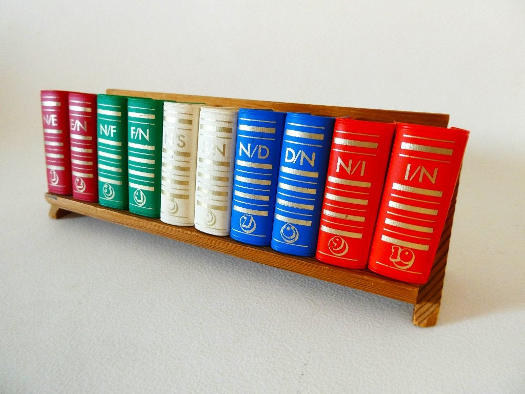 Vintage Dikkertje Mini-Woordenboeken 10 delig + boekenplank, Antiek en Kunst, Ophalen of Verzenden