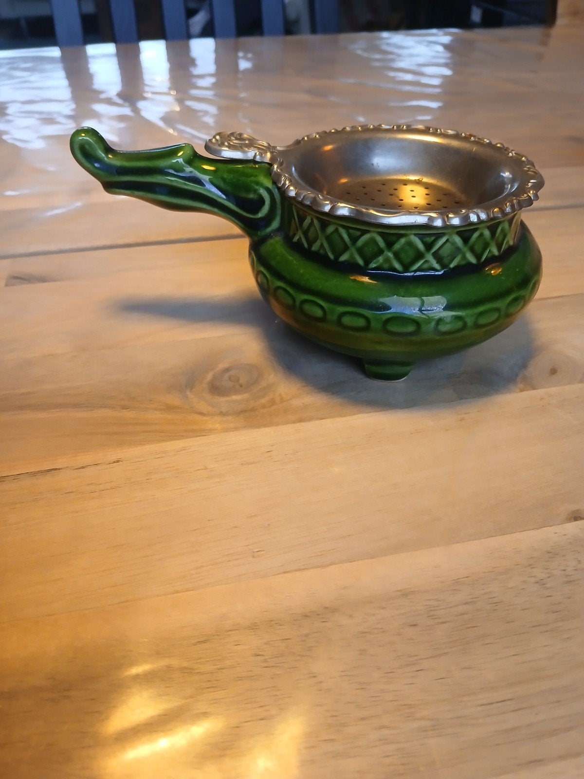 Vintage Groene Keramische Theezeef met Metalen Inzet, Ophalen of Verzenden