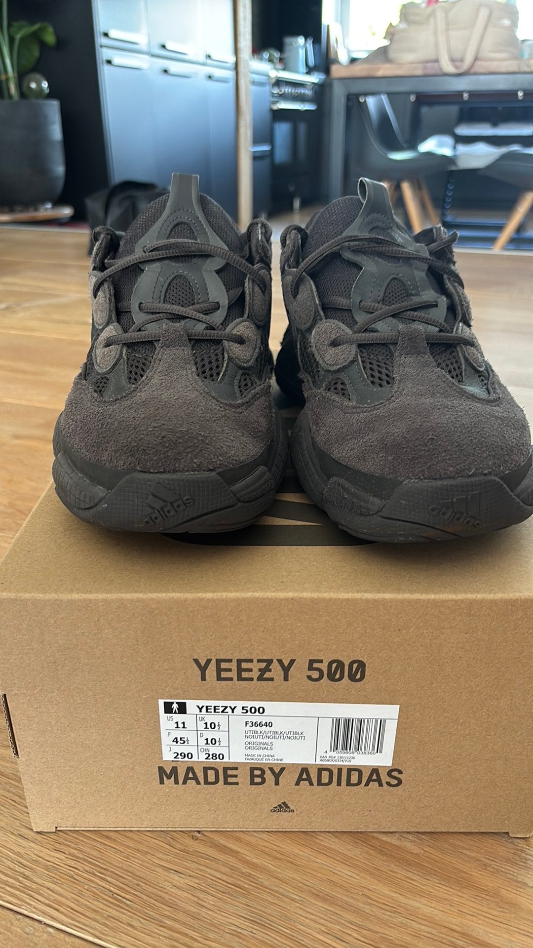 Yeezy 500 Utility Black Maat 45 US11, Ophalen, Zwart, Sneakers of Gympen, Gedragen