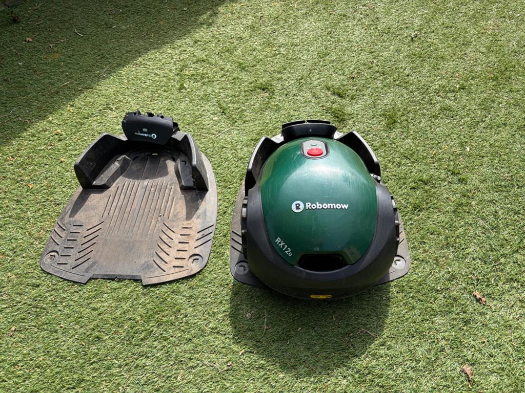 Robomow RX12u Robotmaaier -moet nagekeken, Tuin en Terras, Robotmaaiers, Ophalen, Gebruikt, Minder dan 20 cm